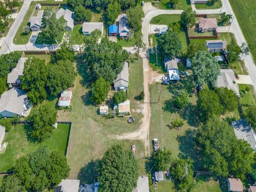 219 E Evans St, Pilot Point, TX, 76258-4024 | Card Image