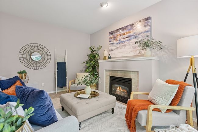 B10 - 2147 Hammond Ave, Condo with 2 bedrooms, 2 bathrooms and null parking in Dupont WA | Image 4