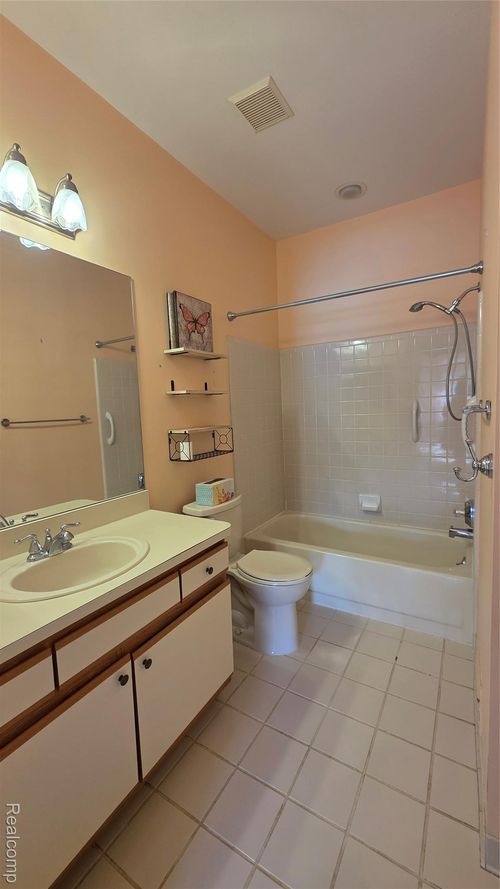 41635 Blair Dr, Novi, MI, 48377-1543 | Card Image