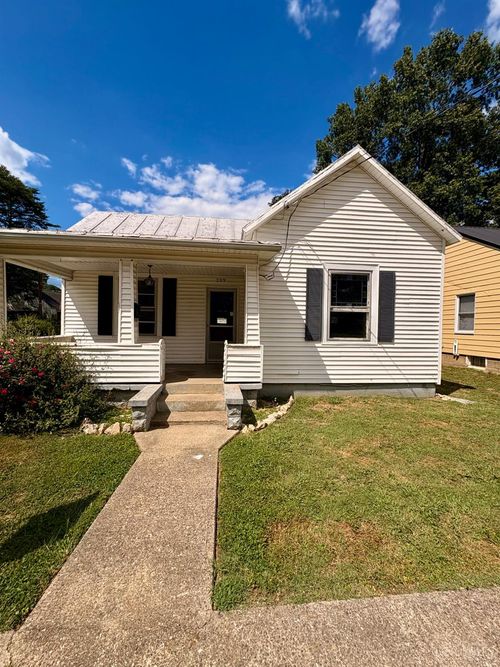 209 W 7th St, Manchester, OH, 45144-1117 | Card Image