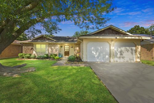 2816 Pickett Dr, League City, TX, 77573-4724 | Card Image