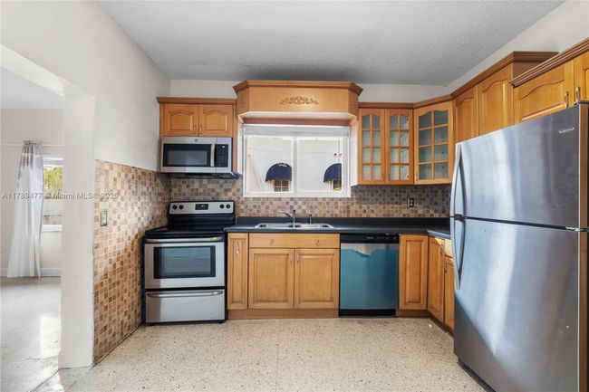 426 Sw 26 Th Rd, House other with 4 bedrooms, 3 bathrooms and null parking in Miami FL | Image 27
