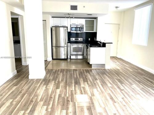 apt-205-3339 Virginia St, Coconut Grove, FL, 33133-6028 | Card Image