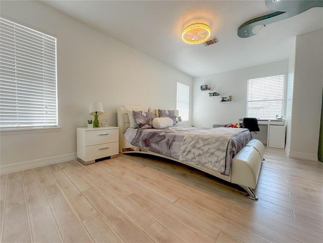 6702 Shining Sumac Ave, House other with 5 bedrooms, 3 bathrooms and 2 parking in Houston TX | Image 33