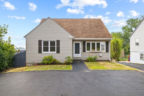 2 Matthew Rd, Branford, CT, 06405-6318 | Card Image