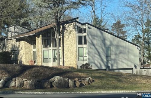 22 Post Ln, Livingston, NJ, 07039-4907 | Card Image