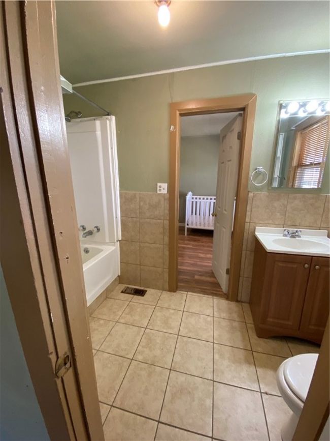 Full Bath | Image 8