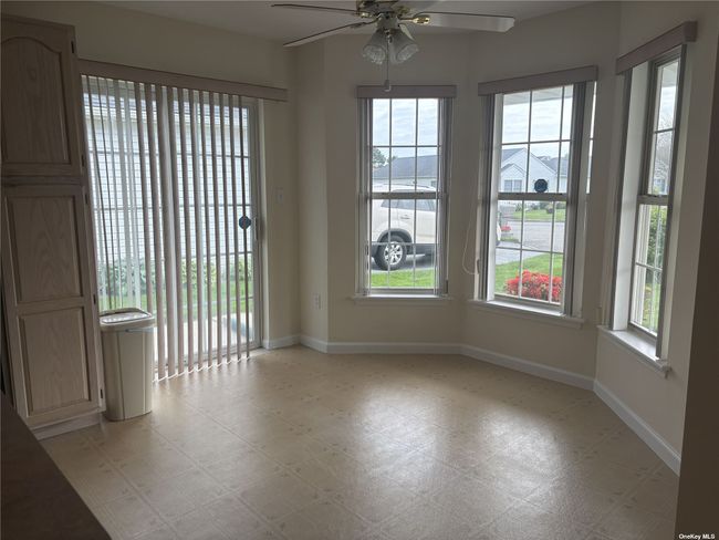5190 - 5190 Village Circle, Condo with 2 bedrooms, 2 bathrooms and null parking in Manorville NY | Image 5