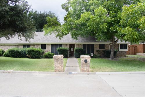 3641 Green Hollow Dr, Grand Prairie, TX, 75052-6700 | Card Image