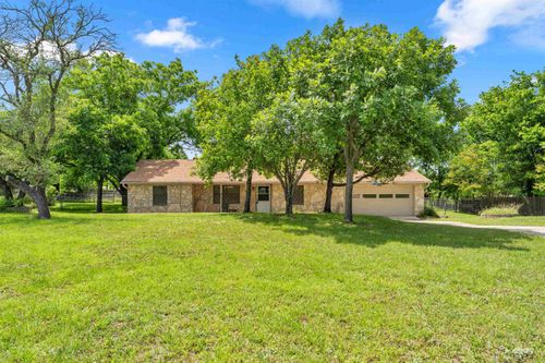 8 Saul St, Lampasas, TX, 76550-1118 | Card Image