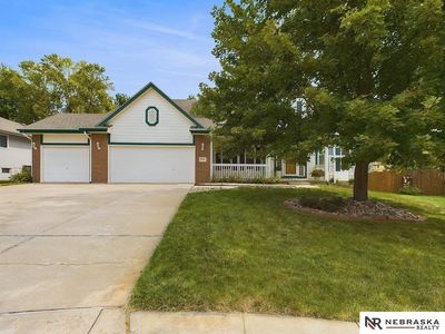 8707 S 98th Circle, House other with 5 bedrooms, 2 bathrooms and 4 parking in La Vista NE | Image 2