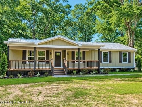 1295 Beaver Creek Rd, Lucedale, MS, 39452-8761 | Card Image