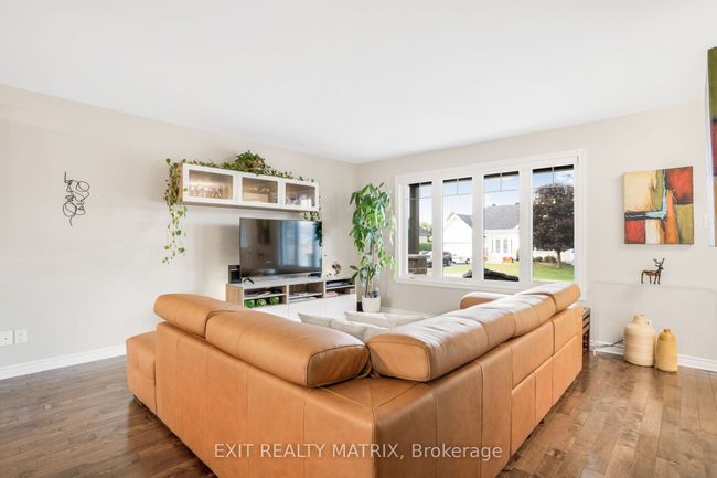82 Richard St, House attached with 3 bedrooms, 2 bathrooms and 2 parking in Alfred ON | Image 7