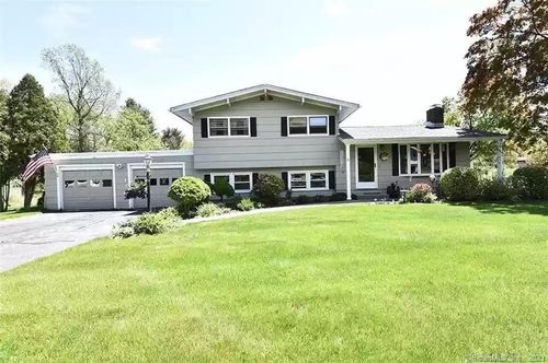 21 Mcdermott Cir, Hamden, CT, 06518-1719 | Card Image