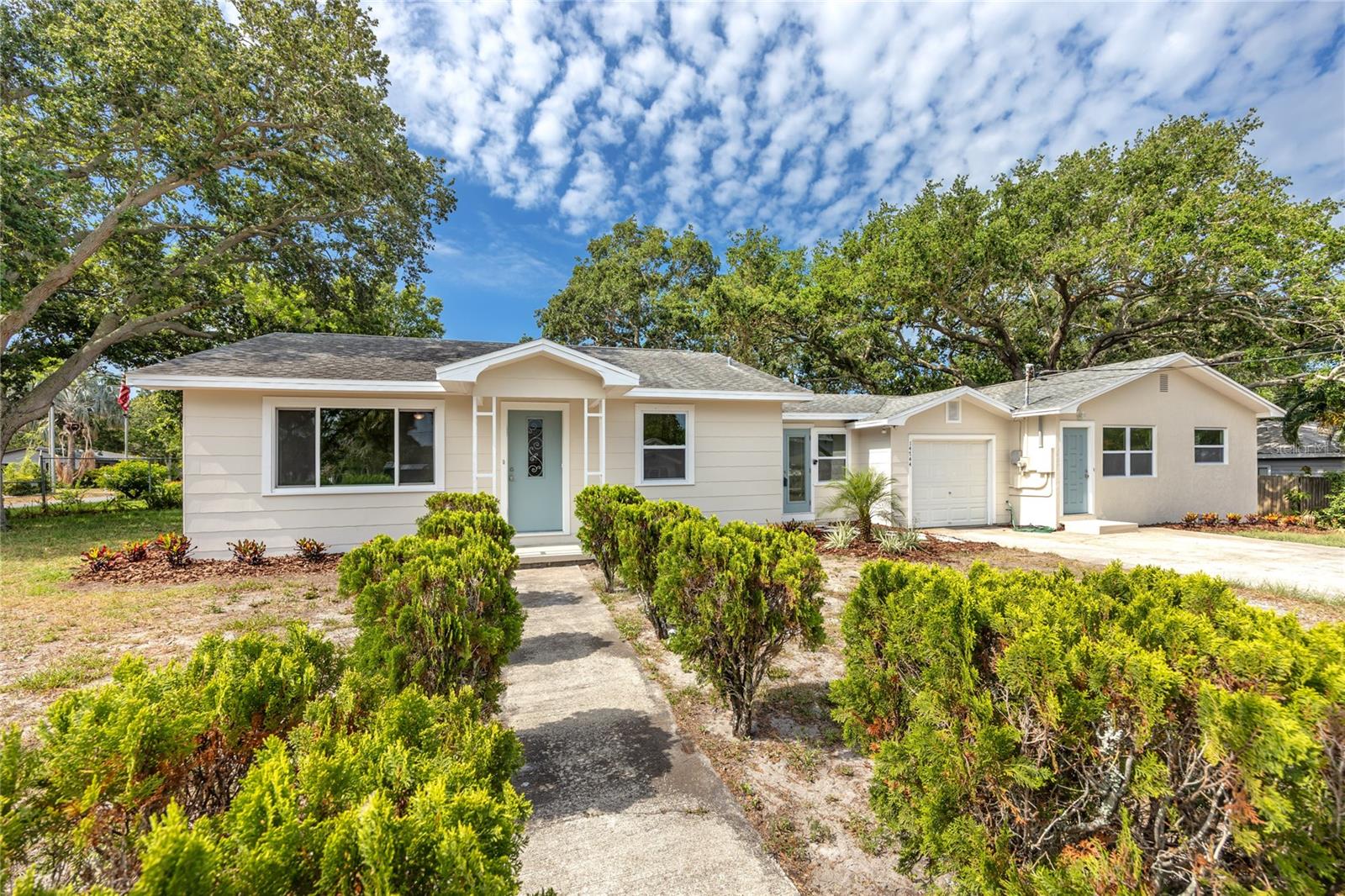Sunset Dr, Largo, FL 33774