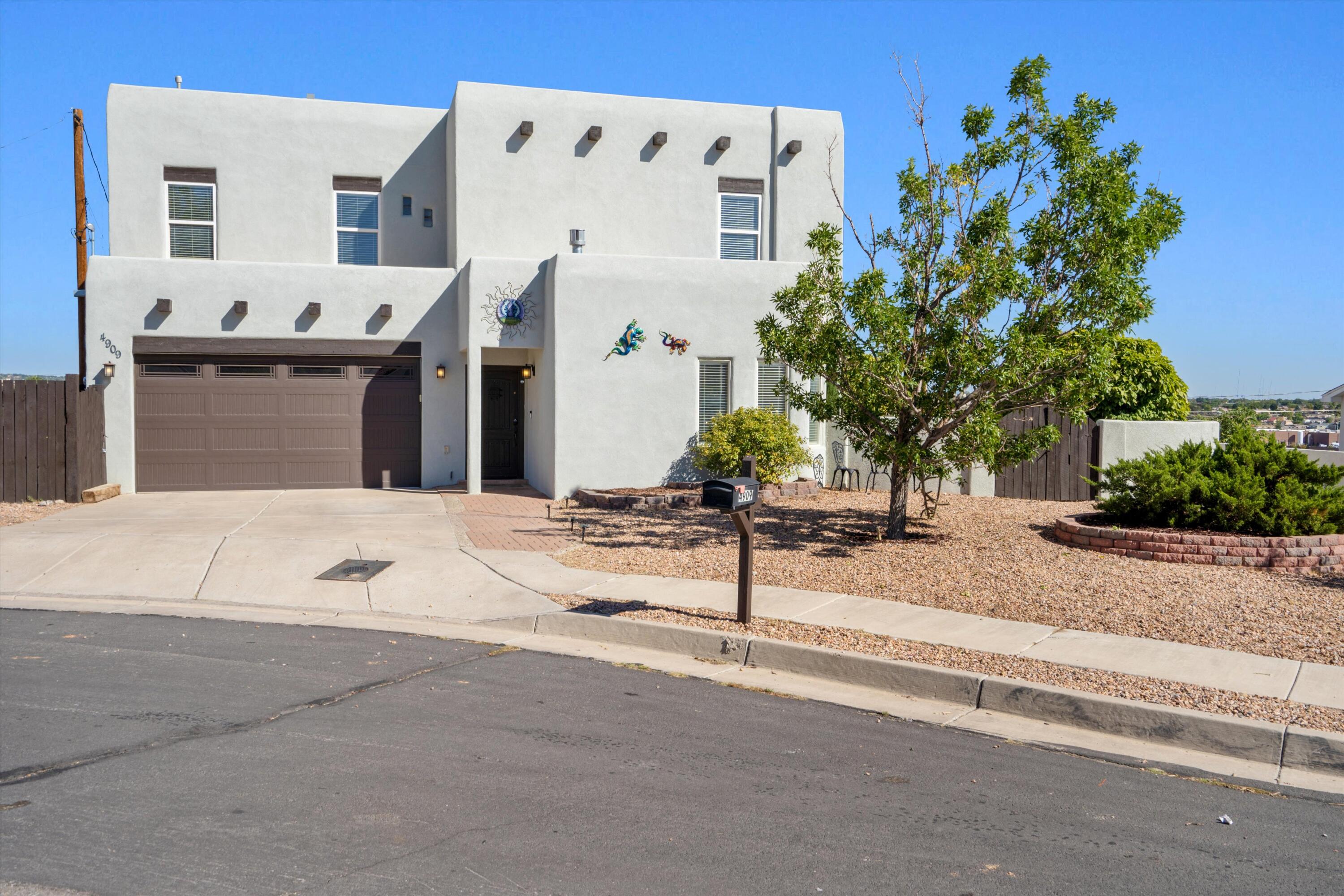 Dover Pl, Albuquerque, NM 87114