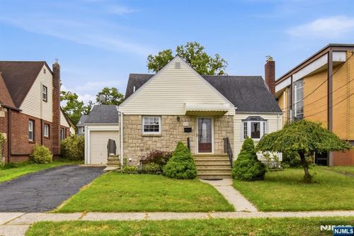 208 Baldwin Ave, New Milford, NJ, 07646-1902 | Card Image