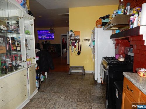 615 Harrison Ave, Harrison, NJ, 07029-1824 | Card Image
