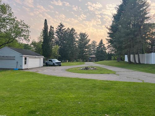 4345 Forest St, Leonard, MI, 48367-1930 | Card Image