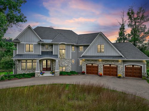 21 Cherrywood Cir, North Oaks, MN, 55127-4301 | Card Image