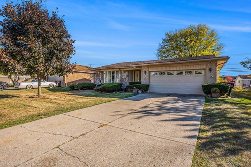 16221 Pennsylvania St, Southfield, MI, 48075-3112 | Card Image