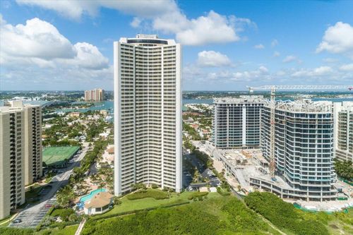 apt-17e-3000 N Ocean Dr, Riviera Beach, FL, 33404-3216 | Card Image