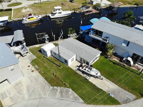 3940 Coconut Dr, SAINT JAMES CITY, FL, 33956-2241 | Card Image