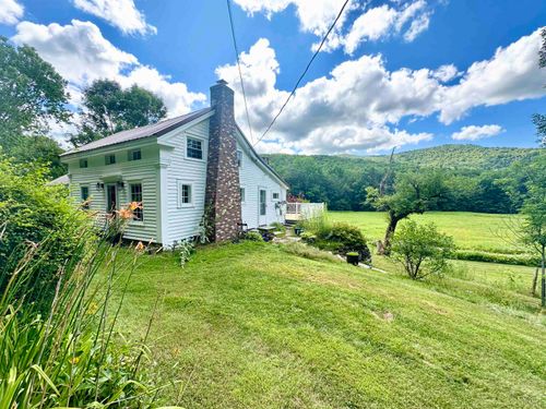 1376 Shaftsbury Hollow Rd, North Bennington, VT, 05257-9607 | Card Image