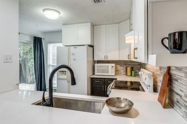 APT-6B - 5626 Preston Oaks Rd, Condo with 2 bedrooms, 2 bathrooms and null parking in Dallas TX | Image 7
