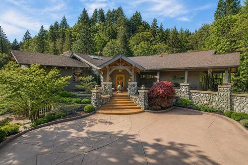 237 Granite St, Ashland, OR, 97520-2746 | Card Image