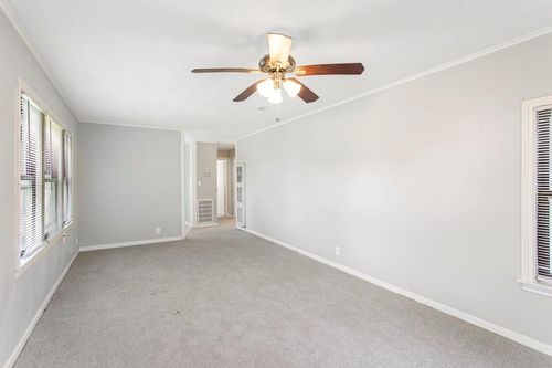 1202 13th St N, Texas City, TX, 77590-5835 | Card Image