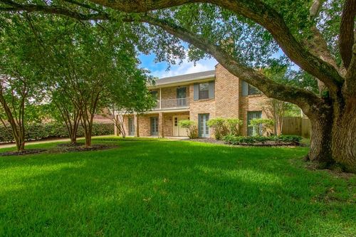 8808 Chretien Point Pl, River Ridge, LA, 70123-2713 | Card Image