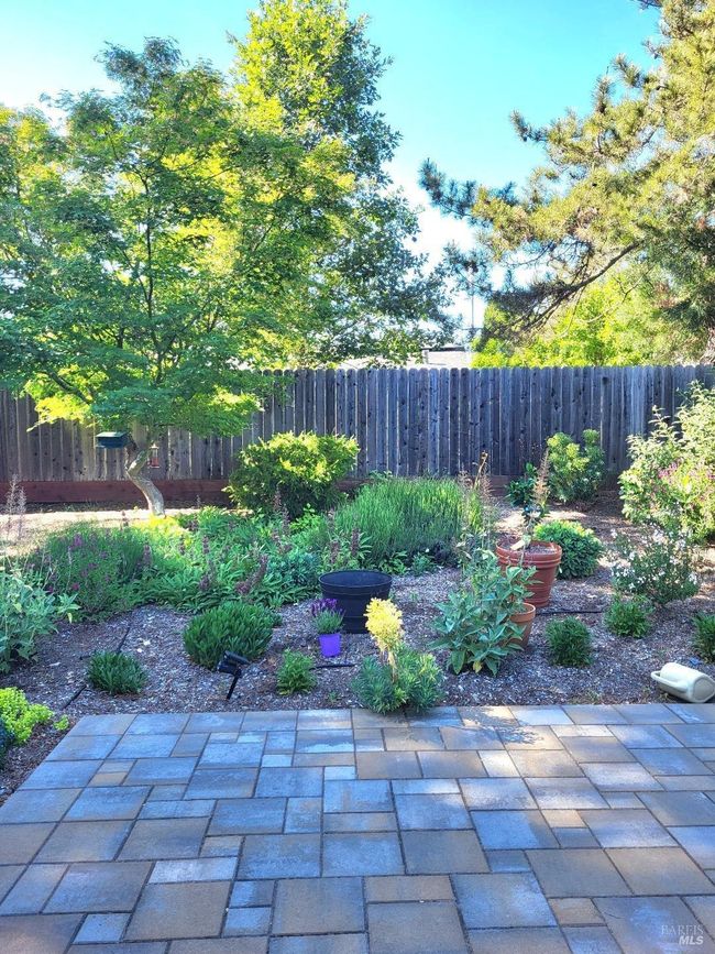 123 Old Oak Ln, House other with 2 bedrooms, 2 bathrooms and 4 parking in Santa Rosa CA | Image 28