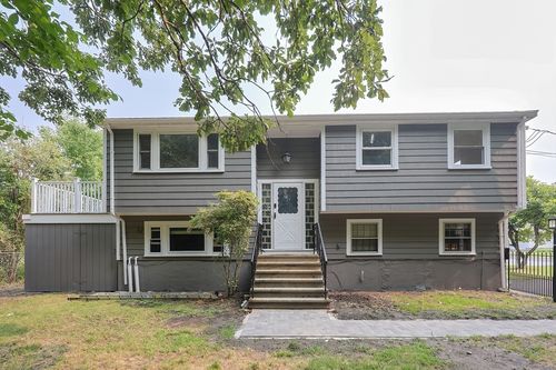15 Ohio St, Dedham, MA, 02026-4506 | Card Image