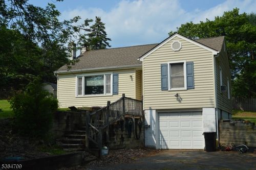 4 Lingert Ave, Clinton, NJ, 08809-1219 | Card Image