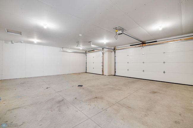 Garage with Floor Drain | Image 29