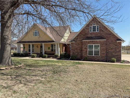 1007 Powell Ave, Wagoner, OK, 74467-7236 | Card Image