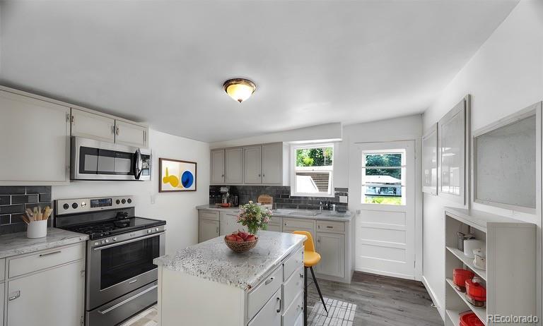 5th Ave, Longmont, CO 80504