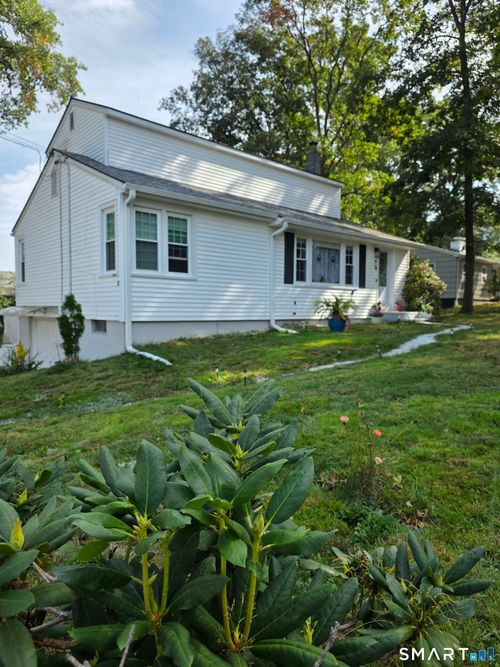 10 Beach Park Rd, Clinton, CT, 06413-2704 | Card Image