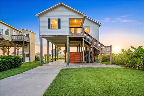 1018 Dolphin Rd, Gilchrist, TX, 77617 | Card Image