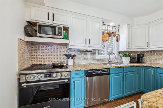 3193 Greenbough Cres, House other with 3 bedrooms, 3 bathrooms and 2 parking in Burlington ON | Image 12