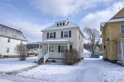 130 Park Pl, Auburn, NY, 13021-4610 | Card Image