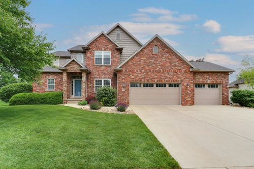 69 Brookstone Cir, Bloomington, IL, 61704-8698 | Card Image