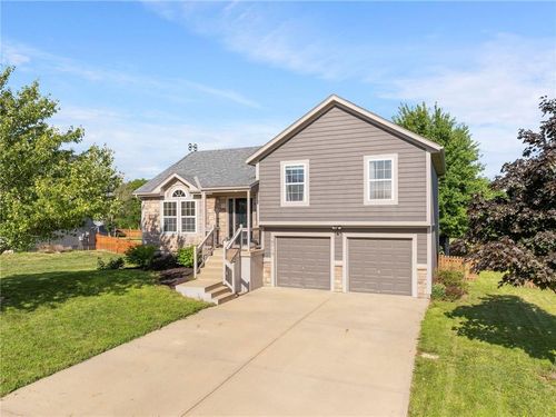 16715 Pratt St, Gardner, KS, 66030-7507 | Card Image
