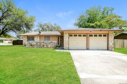 702 Dana, Converse, TX, 78109 | Card Image