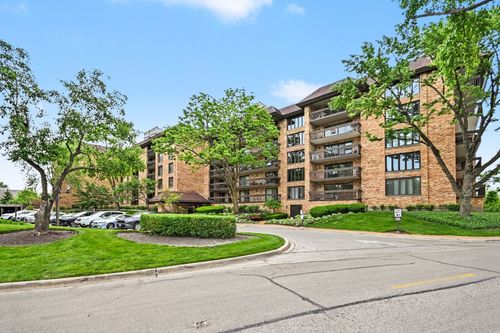 201-1671 Mission Hills Rd, Northbrook, IL, 60062-5733 | Card Image