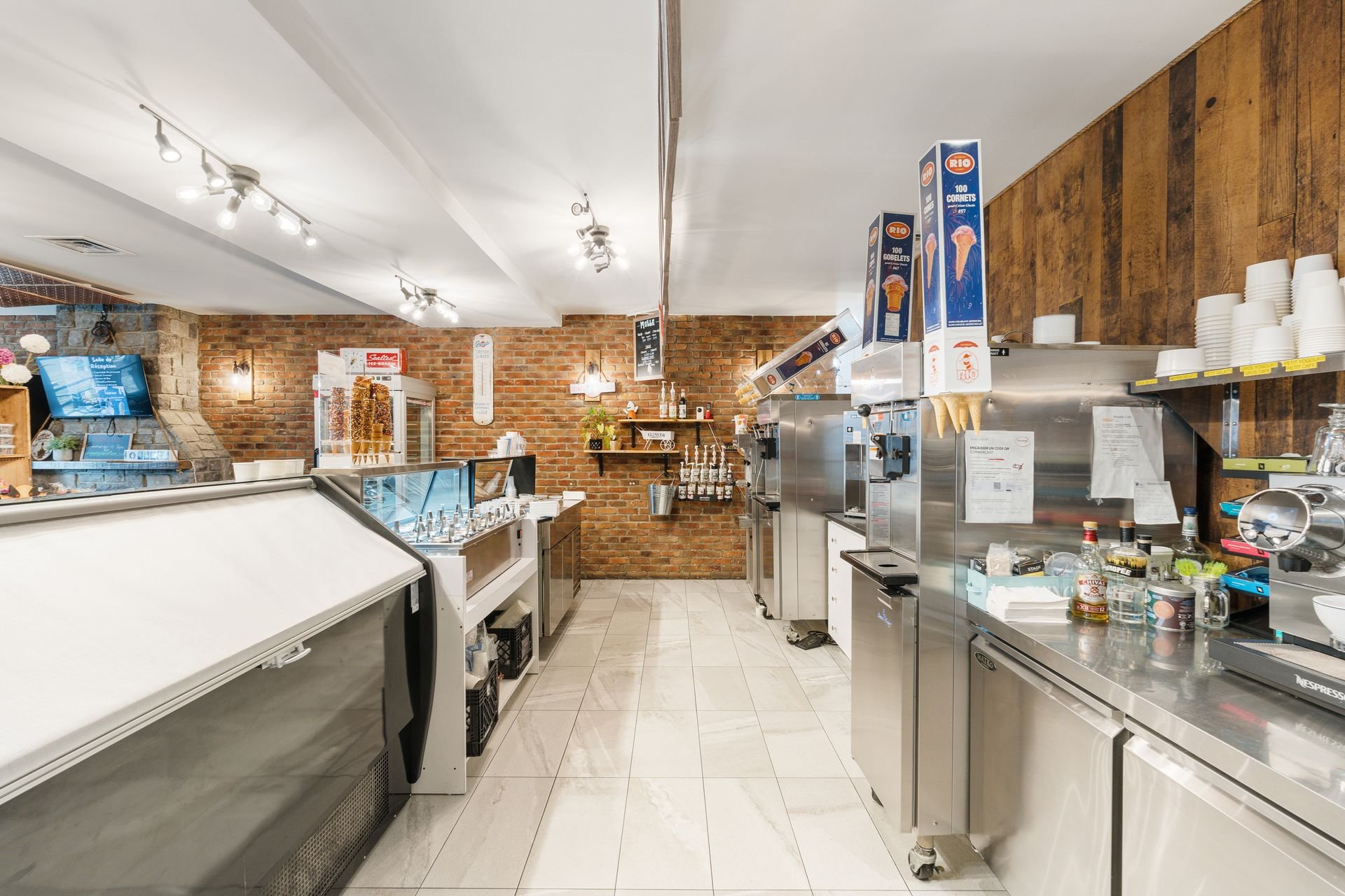 Commercial Sale in Shawinigan 2