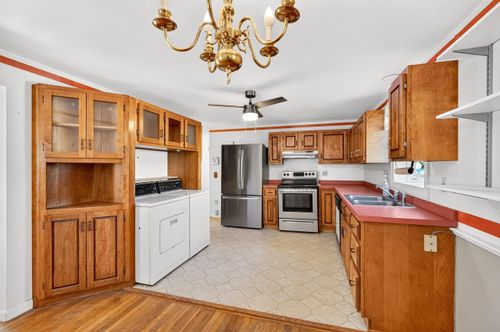 64 Anns Ln, Hampton, NH, 03842-3301 | Card Image