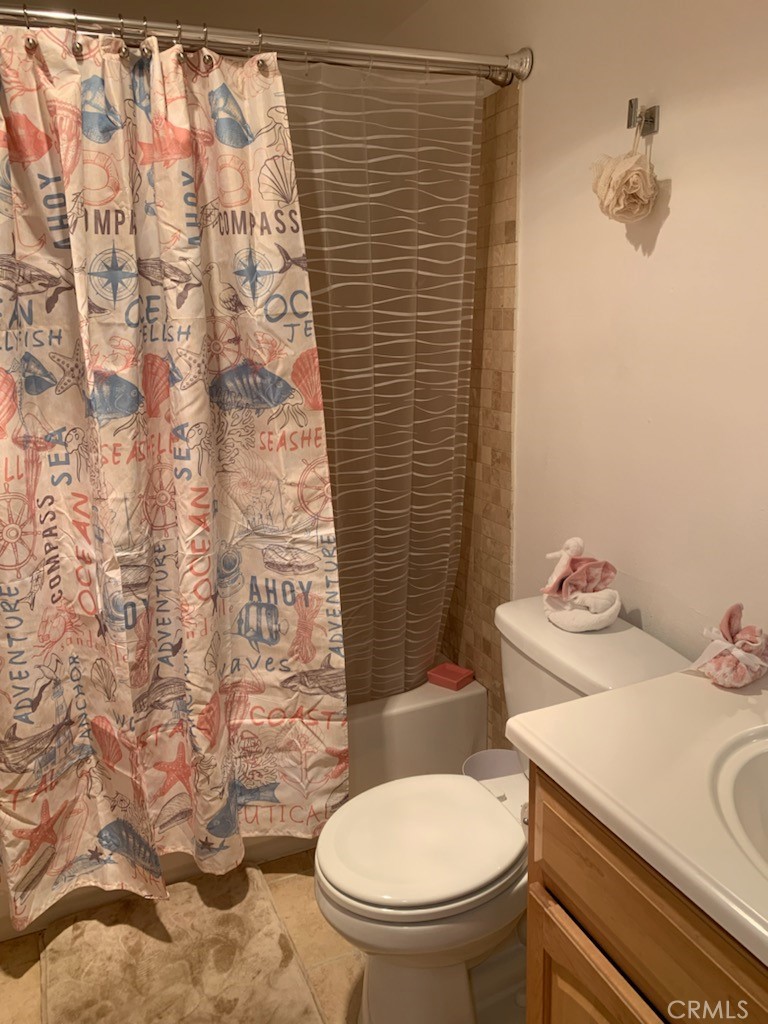 Residential Lease in Woodland Hills 4
