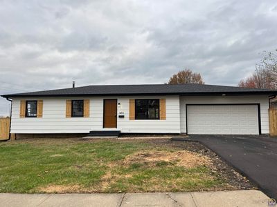 4201 Sw 30th St, House other with 3 bedrooms, 1 bathrooms and null parking in Topeka KS | Image 3